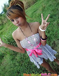 Emo Thai girlfriend Air has fun flashing outdoors before her creampie
