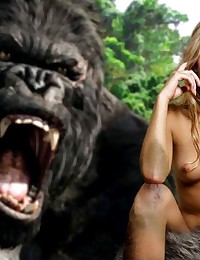 Even King Kong knows that Naomi Watts is a very sexy thing!