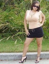 Picture collection of hot babes flaunting their chunky bodies