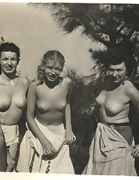 Several vintage girls showing their bodies