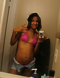 Black hottie in college takes lots of selfpics